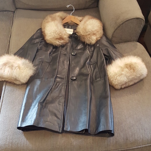 Alexander's Jackets & Blazers - Vintage Black leather coat with fox trim
